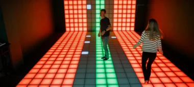 Pikseļu istaba GUNSnLASERS izklaides parkos