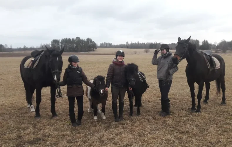 izjades-ar-zirgiem-pakavs-002