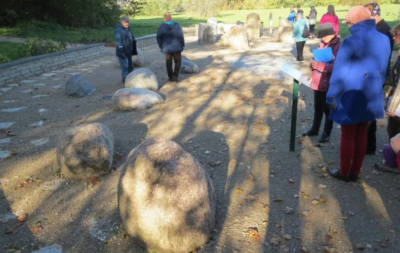 sakas-muizas-parks-un-iezu-ekspozicija-1-002