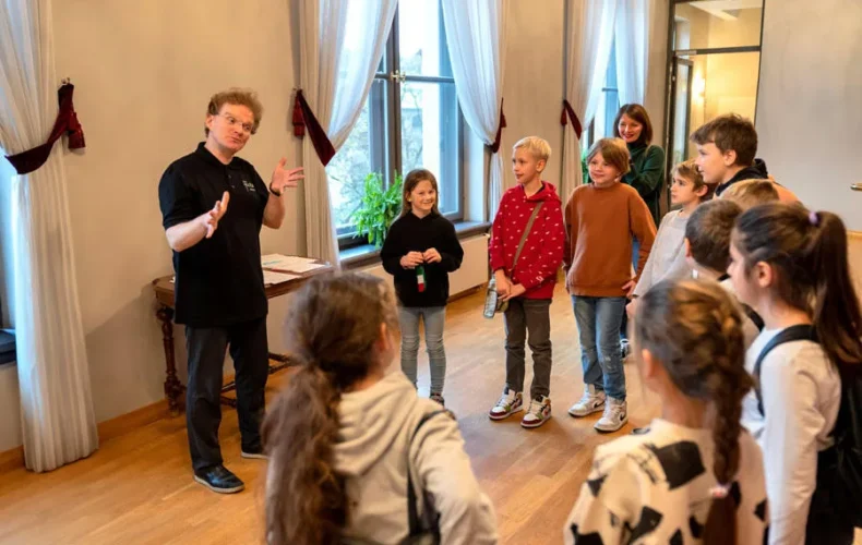 skolenu-ekskursija-cehove-teatri-riga-001