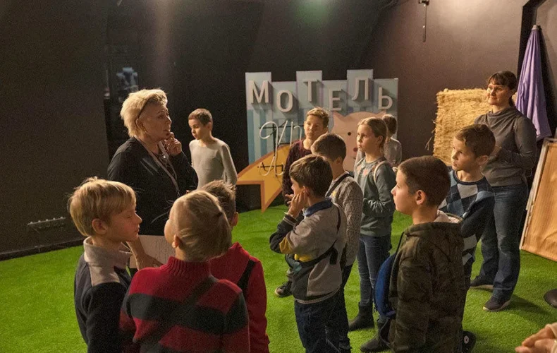 skolenu-ekskursija-cehove-teatri-riga-008